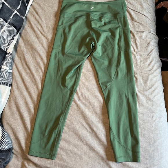 Size 12 Women’s ZYIA Leggings with Pockets - Picture 2 of 2
